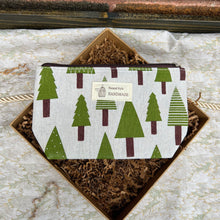 Load image into Gallery viewer, Vegan Christmas Pampering Basket - Woods and Mosses