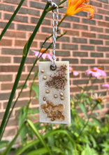 Load image into Gallery viewer, Vanilla Soy Wax Tablet - Woods and Mosses