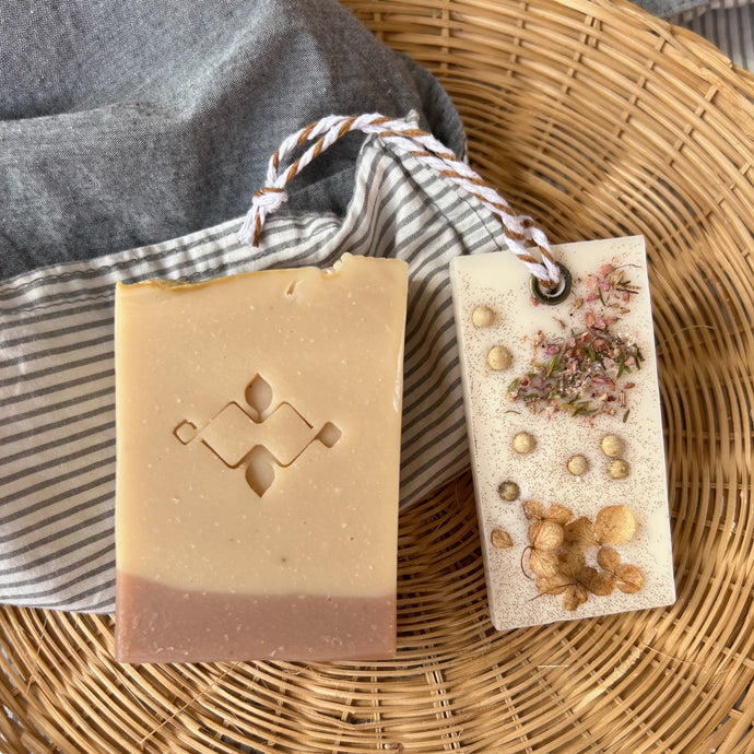 Vanilla Duo Gift Set_Artisan Soap Bar & Wax Sachet - Woods and Mosses