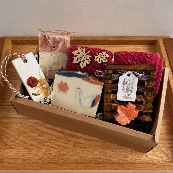 Canadian Christmas Self Care Gift Box - Woods and Mosses