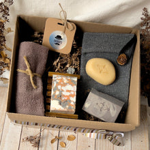 Charger l&#39;image dans la galerie, Father&#39;s Day Gift Basket - Woods and Mosses