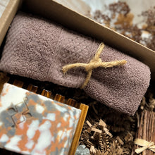 Charger l&#39;image dans la galerie, Father&#39;s Day Gift Basket _Towel - Woods and Mosses