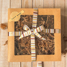 Load image into Gallery viewer, Canadian Self Care Gift Box - Woods and Mosses