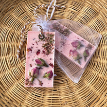 Load image into Gallery viewer, Rose Duo Gift Set: Wax Sachet - Woods and Mosses