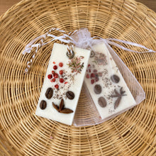 Load image into Gallery viewer, Coffee Duo Gift Set_Wax Sachet - Woods and Mosses