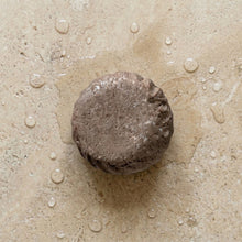 Load image into Gallery viewer, Top view of a round rosemary mint men's shampoo bar.