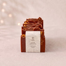 Charger l'image dans la galerie, Four Christmas Eve soap bars in white Woods &amp; Mosses paper sleeves