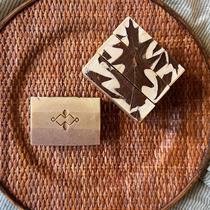 Artisan fall soap bar with oak leaf design on top, handcrafted and vegan. Layered with natural colors and botanical ingredients. Ideal for seasonal skincare routines and eco-conscious users seeking zero-waste bath products.