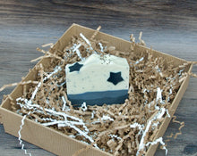 Load image into Gallery viewer, Christmas Cozy Gift Box_Hygge Xmas Soap - Woods and Mosses